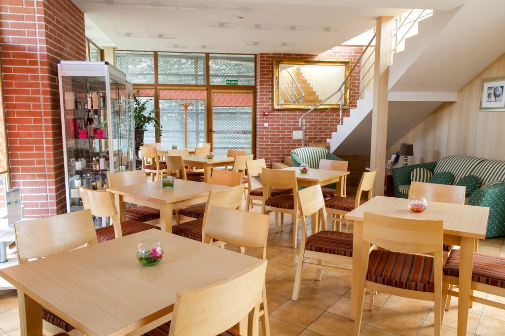 Luna Hotell Marijampolė Exteriör bild